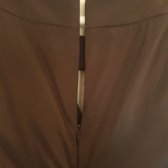 Form fitting dress - Picture 4 of 4